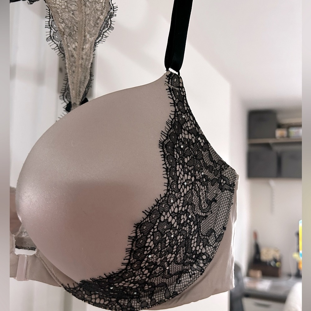 Victoria Secret front closure razor back bra
